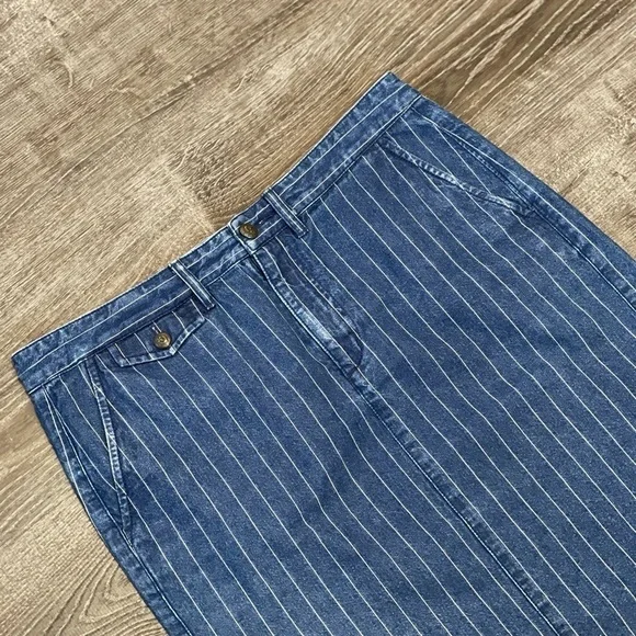 Vintage Lauren Ralph Lauren Pinstripe Denim Skirt size 6. SEE MEASUREMENTS - Picture 2 of 6